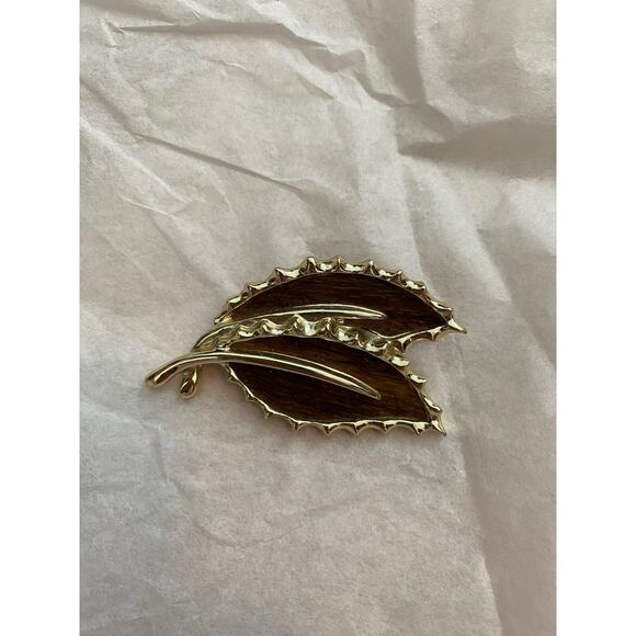 Vintage Sarah Coventry Wooded Gold‎ Tone Leaf Brooch - Picture 3 of 6